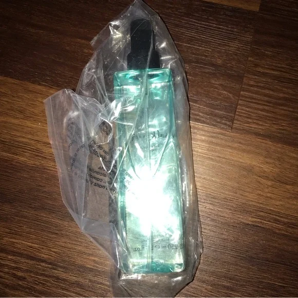 Kate Spade New York Walk On Air Body Spray Factory Sealed NEW - Picture 5 of 5